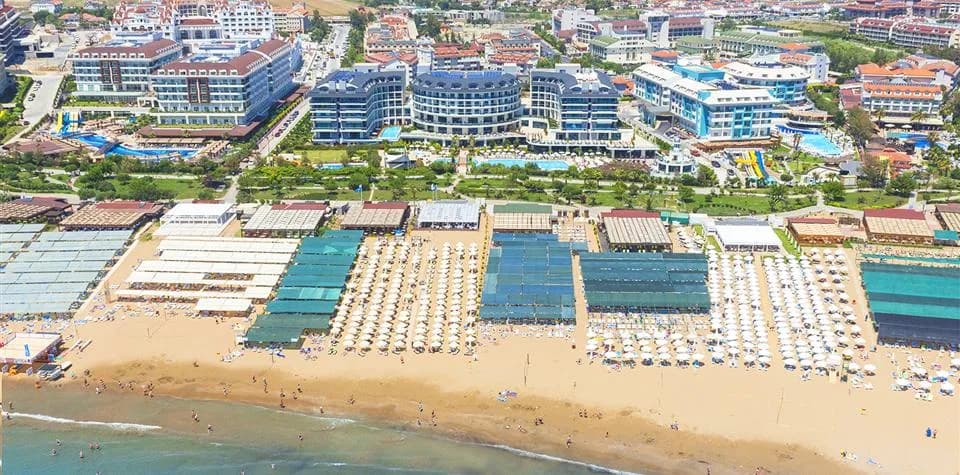 Commodore Elite Suites & Spa