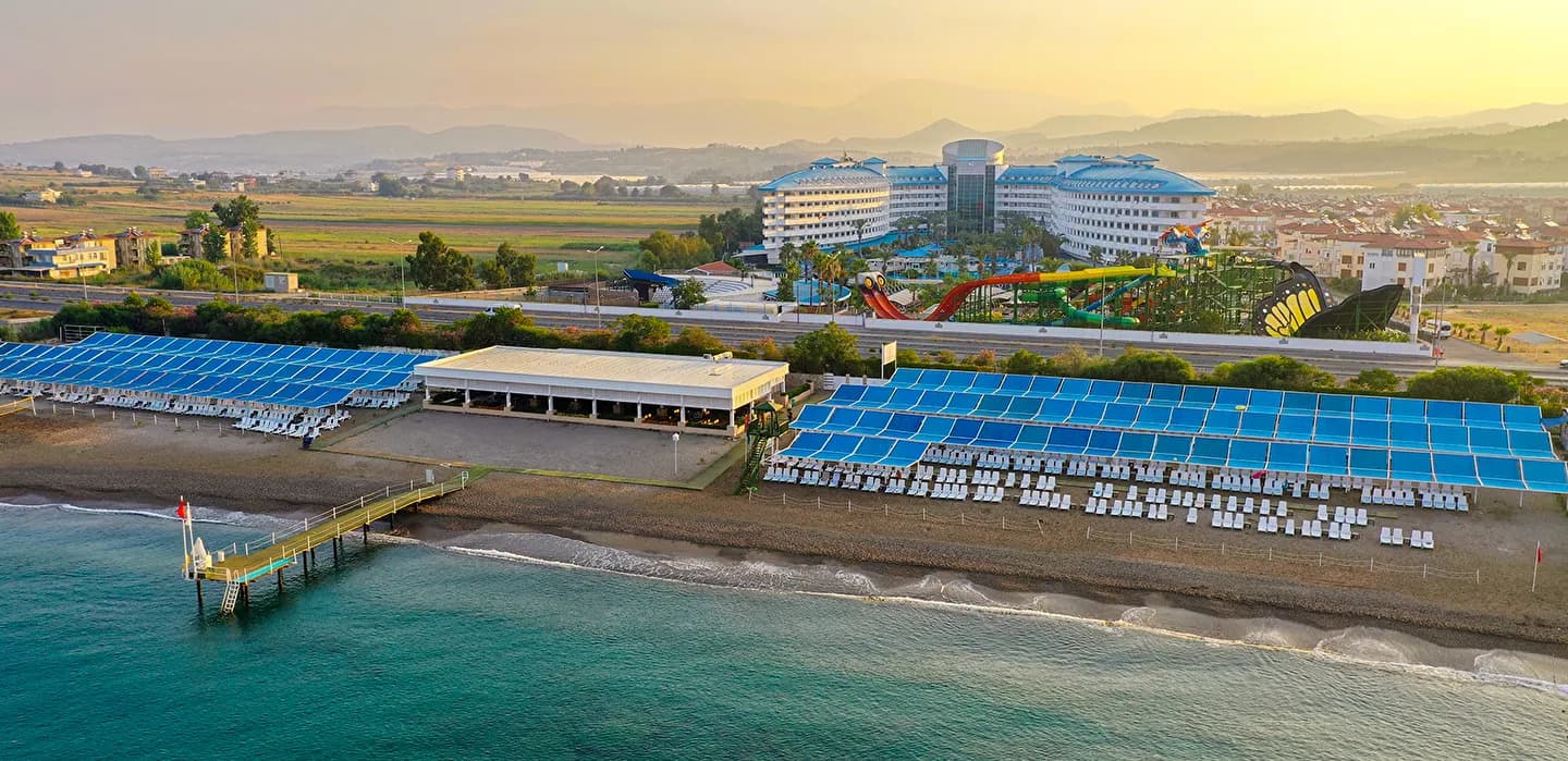 Crystal Admiral Resort Suites & Spa