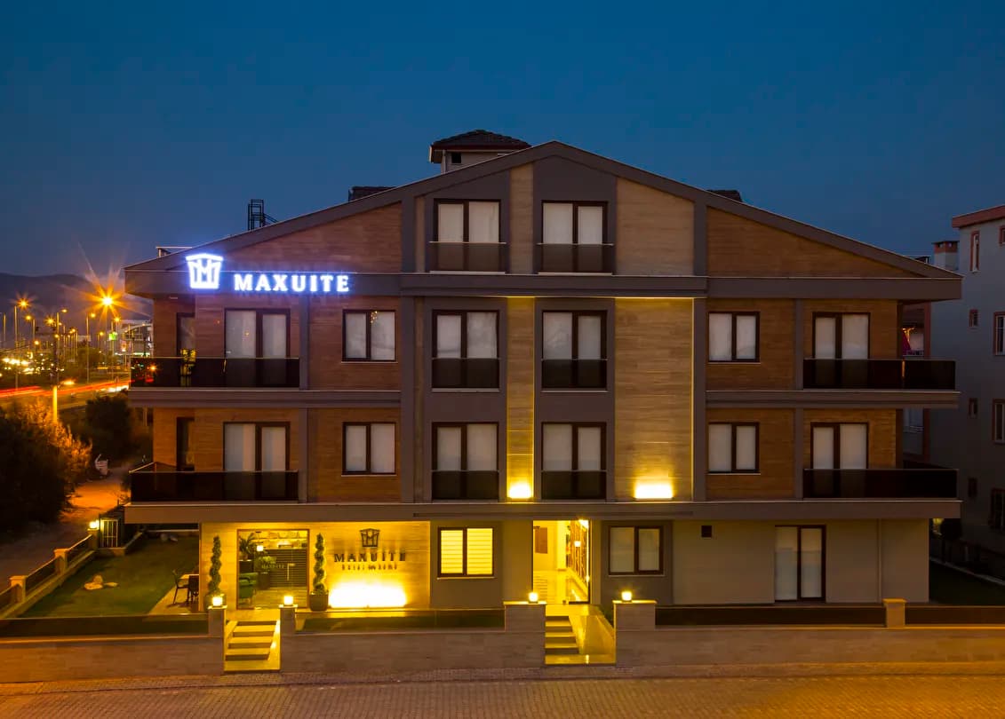 Maxuite Hotel In Home
