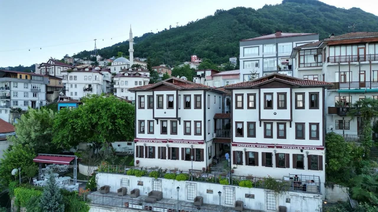 Karlıbel Hotel İkizevler