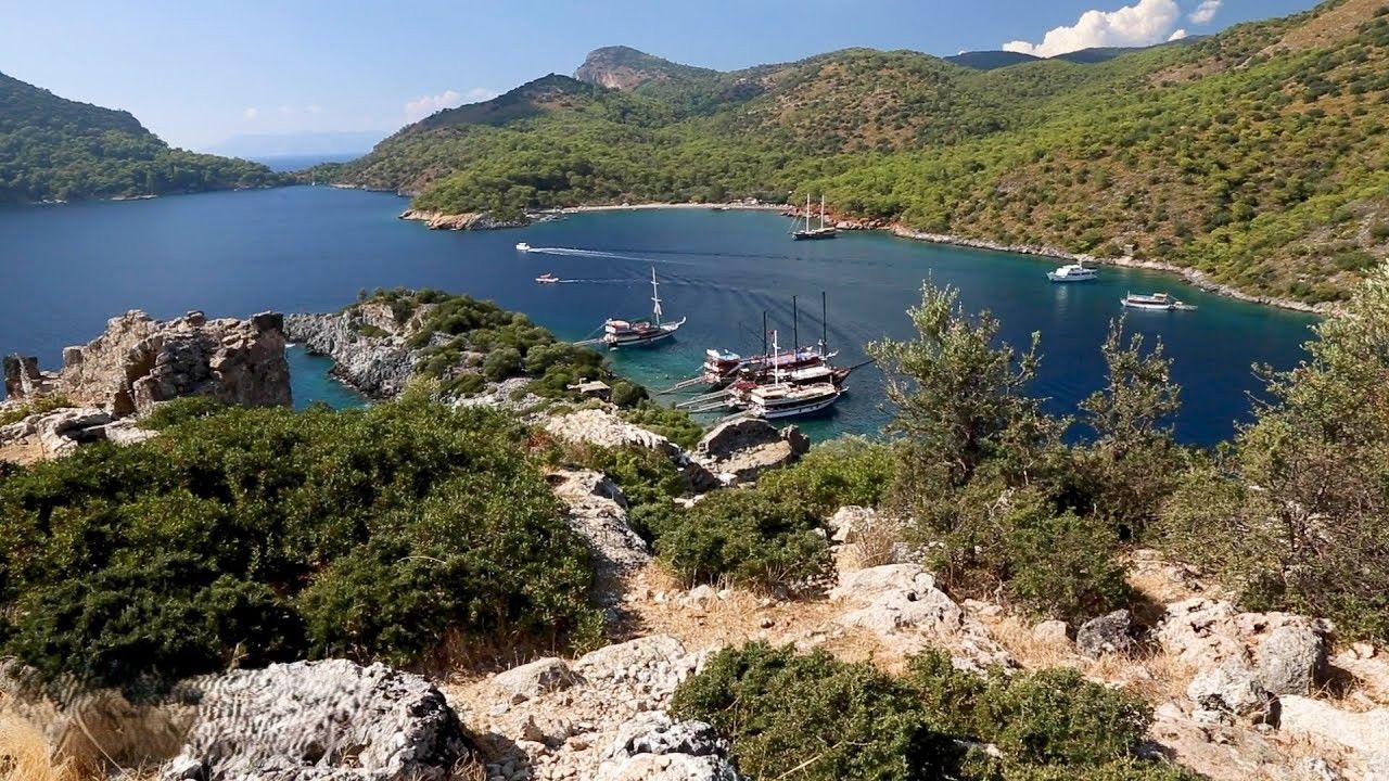 Gemile Koyu ve Adası